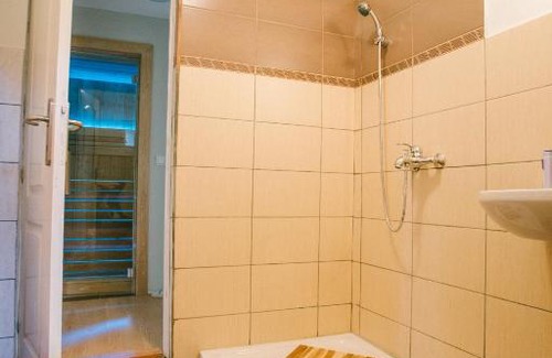 Mladenovac House | Kosmajski Vrh