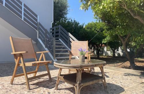 Kambos Apartment | Kouneli's House with Garden