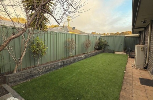 Paralowie House | KozyGuru | 3BR Retreat to ADL and Barossa in 40m