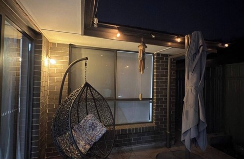 Paralowie House | KozyGuru | 3BR Retreat to ADL and Barossa in 40m