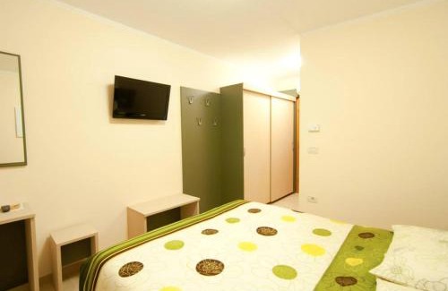Nova Gorica Bed & Breakfast | Kraljič - Primož Čotar