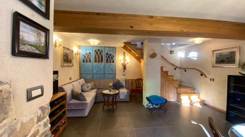 Sezana Villa | Krasna Hiška - Authentic Heritage Home