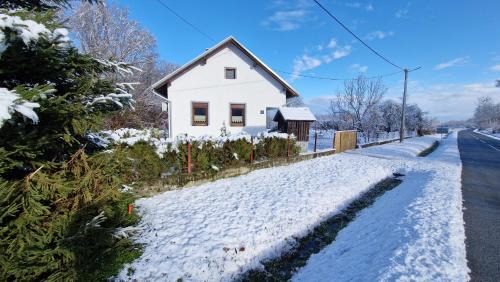 Cacinci House | Krijesnica