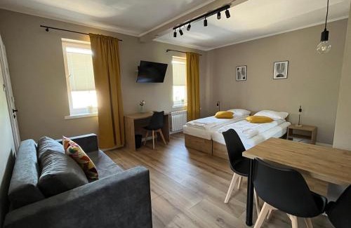 Wolbrom Hotel | Krollhouse Pokoje gościnne