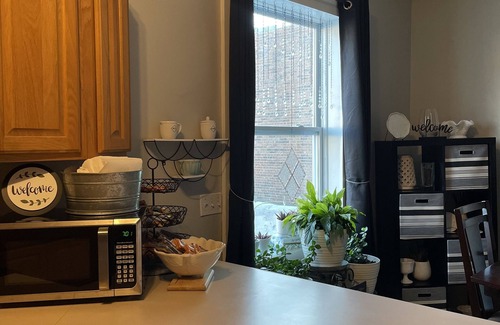 Chanute Bed & Breakfast | K’s Place Loft-Downtown and above a Beautiful Restaurant & Bar