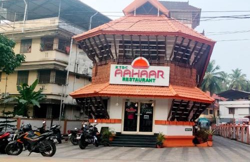 Kuppaayil Hotel | KTDC Tamarind Guruvayoor - Aahaar Guruvayoor