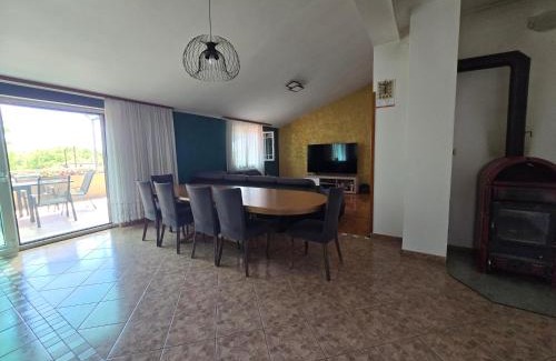 Unesic House | Kuća za odmor Rajčić