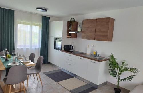 Donja Voca House | Kuća za odmor Ria