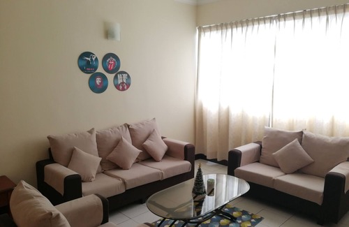 Kuala Lumpur City Centre Condo | Kuala Lumpur City Center 120 Meter To PWTC LRT Station吉隆坡太子世界贸易中心旁的公寓近地铁站