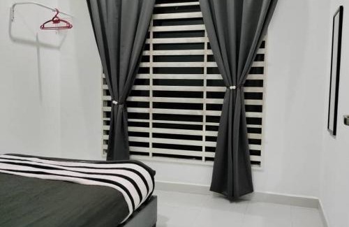 Kampung Gong Pipit House | KUALA TERENGGANU GUESTHOUSE-FREE WIFI-NEAR NASI DAGANG ATAS ToL-UNIT A-1 BILIK AIRCOND 2 BILIK KIPAS