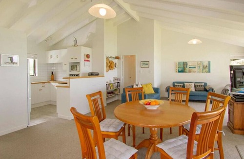 Kuaotunu House | Kuaotunu Beachfront - the beach at your door