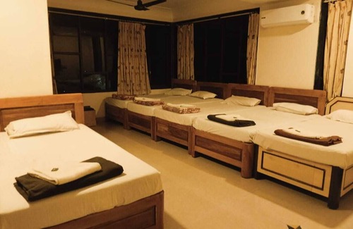 Mahad Hotel | Kuber's Residency