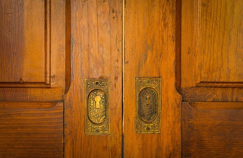 Jacksonville House | Kubli Haus - Suite #1 ~ Luxury, Style & Location, 1 block to Britt
