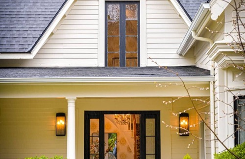 Jacksonville House | Kubli Haus - Suite #1 ~ Luxury, Style & Location, 1 block to Britt