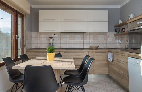 Stasevica House | Kuća Toše for families and friends to relax