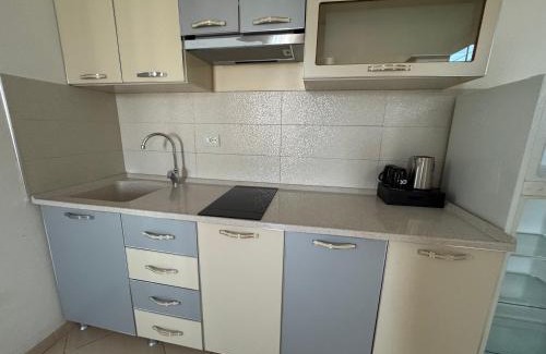 Sakës Apartment | KuneVain Guest House