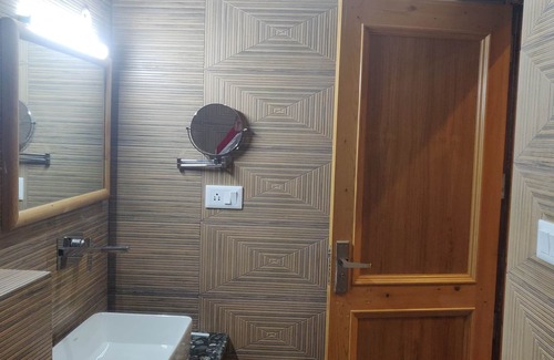 Chilkiya Range Hotel | Kunkhet Valley Resort