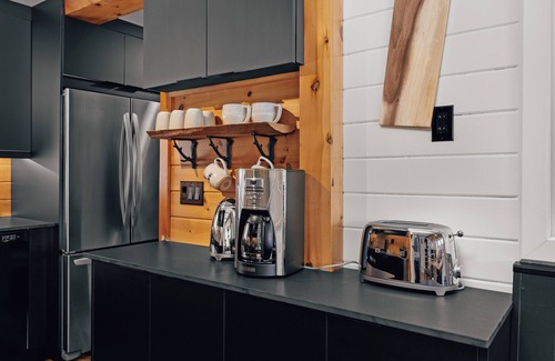 Dorset Cabin | Kuro at Paint Lake, Lake of Bays, Muskoka