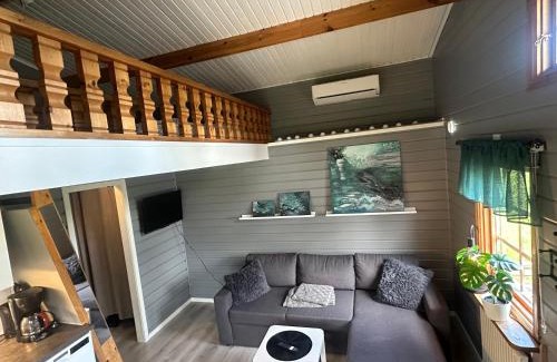 Sjotofta House | Kvarnsjöns Naturcamping stuga 1
