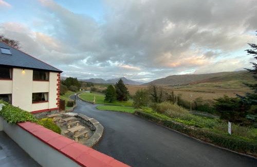 Kylemore Hotel | Kylemore Pass Hotel