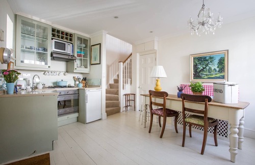 Queen's Gate Apartment | Kynance Place by onefinestay