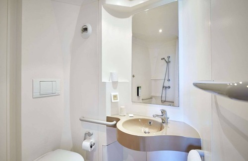 Val-de-Reuil Hotel | Kyriad Rouen Sud - Val De Reuil