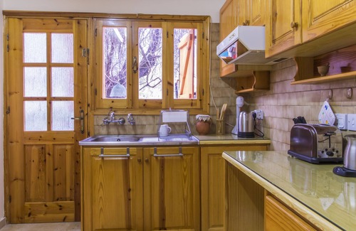 Episkopi Cottage | KYVELI COTTAGE - ENHANCE YOUR SENSEs