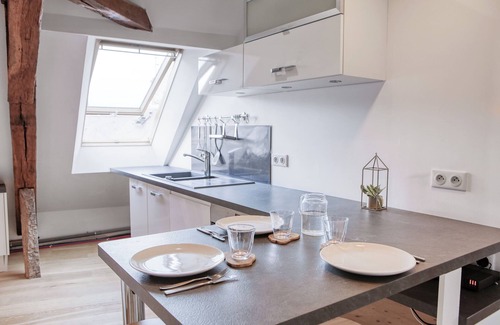 Downtown Angers Apartment | Là-Haut - Wifi - Centre-ville