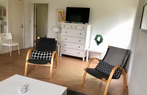 Lokholmen Apartment | Lägenhet i Hällestrand Semesterby, Laxen