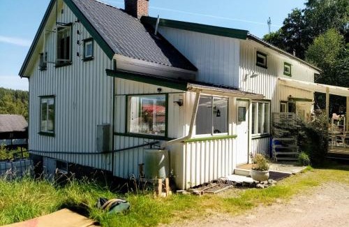 Henan Apartment | Lägenhet naturnära i Henån
