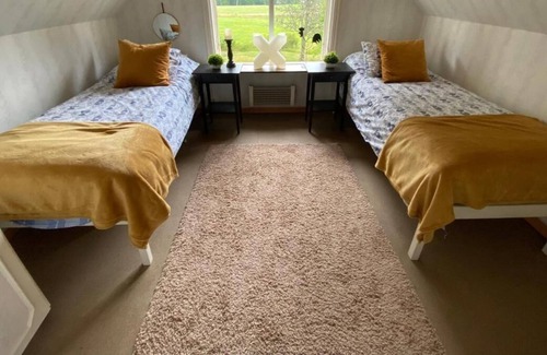 Stavsjo Cabin | Lättstädad stuga med bastu och inkluderande kanot