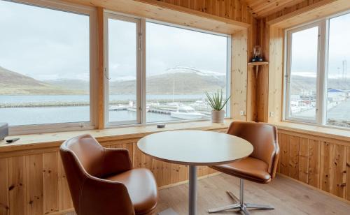 Streymoy House | Lítlastova - A Charming Boathouse Getaway