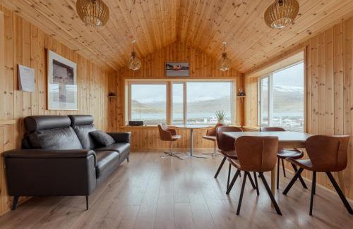 Streymoy House | Lítlastova - A Charming Boathouse Getaway
