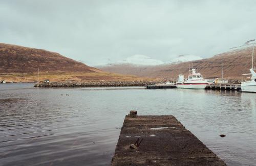 Streymoy House | Lítlastova - A Charming Boathouse Getaway