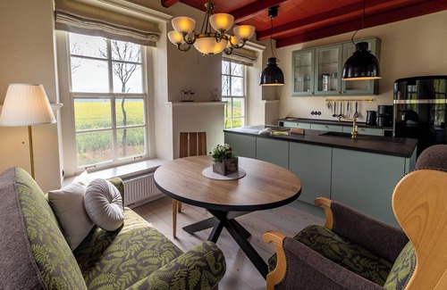 Krummhoern House | Lüsthuus vacation home - historic charm meets modern comfort