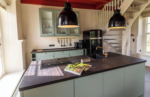 Krummhoern House | Lüsthuus vacation home - historic charm meets modern comfort