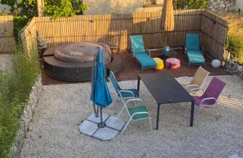 Vallon-Pont-d'Arc Apartment | L échappée belle