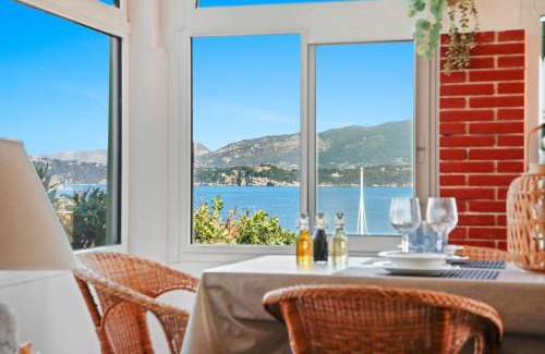 Le Pradet Villa | L'Échappée Bleue Sea view terrace