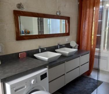 Noyant-la-Plaine House | L'école Buissonnière