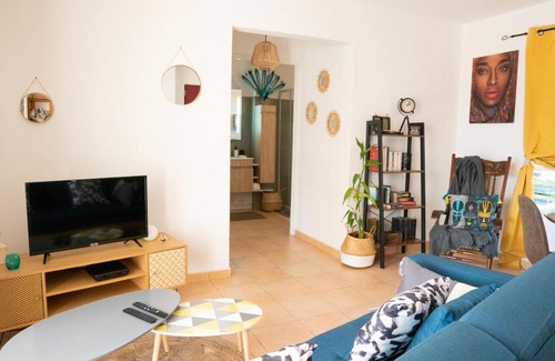 Les Abymes Apartment | L'île au paon - Appartement T2 avec piscine et parking