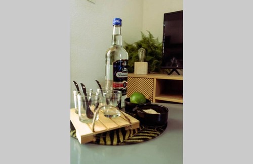 Les Abymes Apartment | L'île au paon - Appartement T2 avec piscine et parking