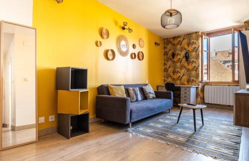 Annecy Old Town Apartment | L'îsle Perrière - Chambre-Balcon-Vue