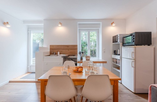Tortiere House | L'Acacia - Maison pour un séjour serein à Nantes