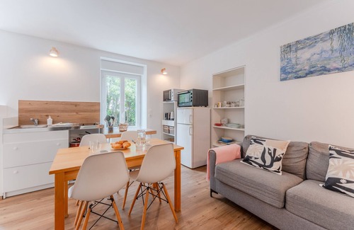 Tortiere House | L'Acacia - Maison pour un séjour serein à Nantes