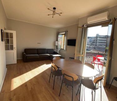 Quartiere XXII Collatino Apartment | L'affaccio sul borgo - Adiacente Metro B