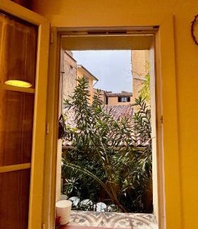Aix-en-Provence Historic Centre Apartment | L'AIXCAPADE studio cosy centre historique