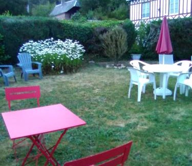 Mesnil-en-Ouche House | L'Ajoussienne