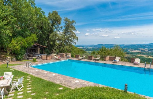 Sarteano Villa | L'ALCOVA 8&2, Emma Villas