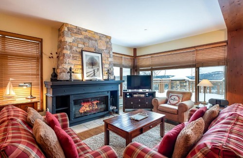 Mont-Tremblant Pedestrian Village Apartment | L'Altitude by Rendez-Vous Mont-Tremblant