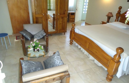 Cayes-Jacmel Hotel | L'Amitié Hôtel
